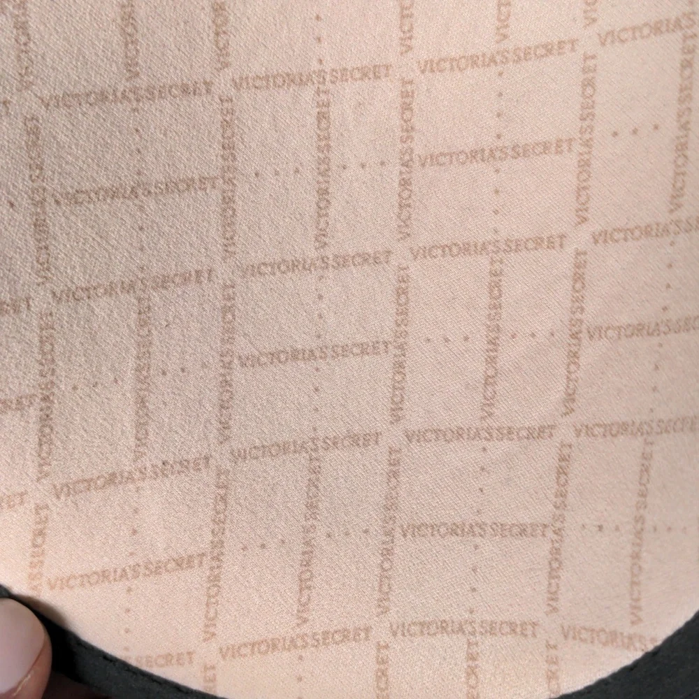 Victoria Secret Bra - Picture 5 of 6